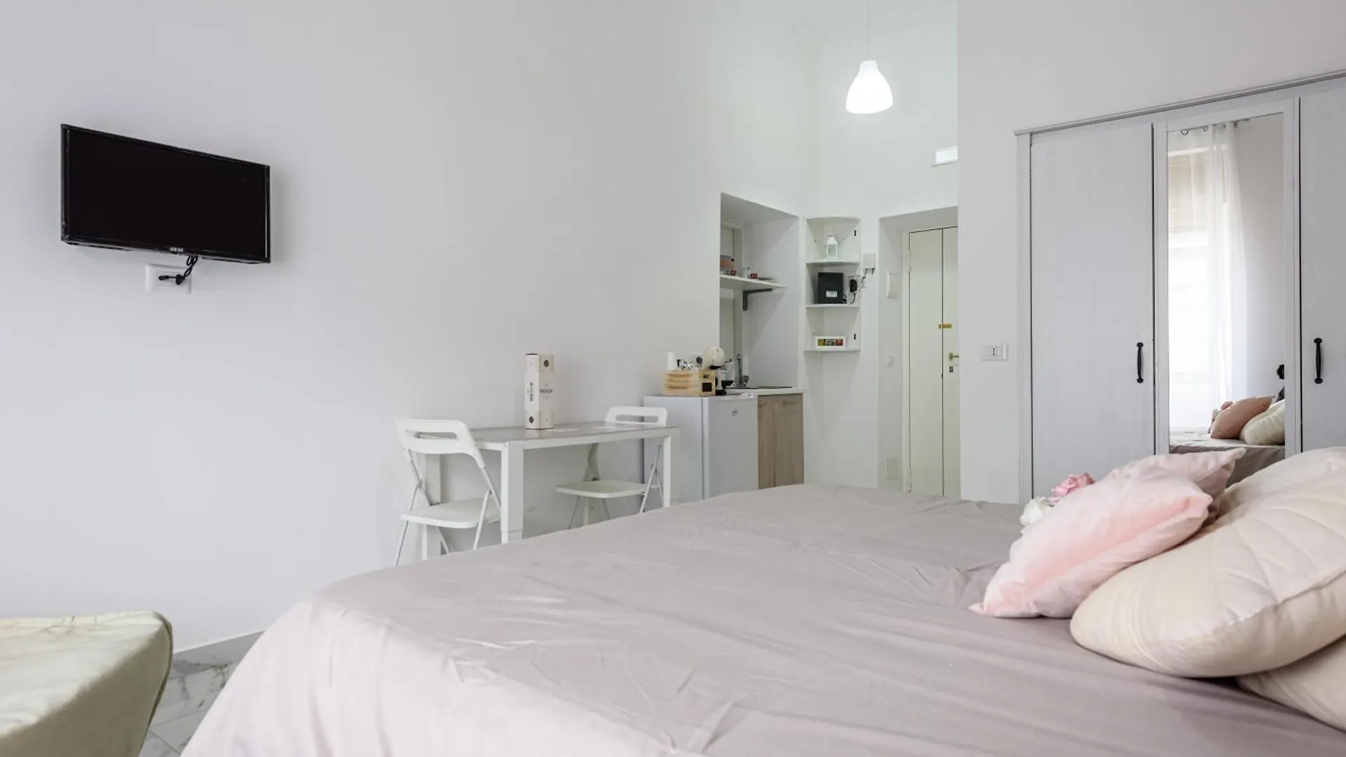 Appartamento Casa Nina Napoli 0*,  Italia